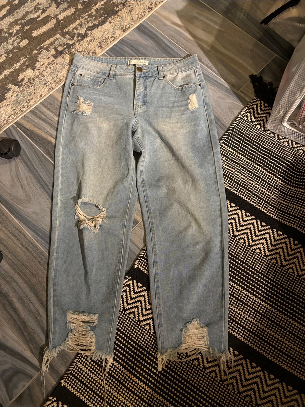 Denim&Co Light Blue Ripped Boyfriend Jeans- waist 17, inseam 28